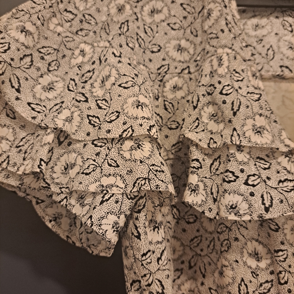 100% silk Rebecca Taylor Floral Ruffle Sleeve Dress - Picture 5 of 6